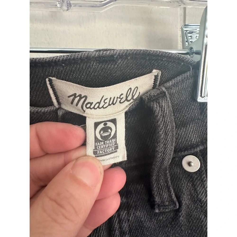 Madewell Women's Black Wash High Rise Crop Flare Jeans Size 28 P‎
